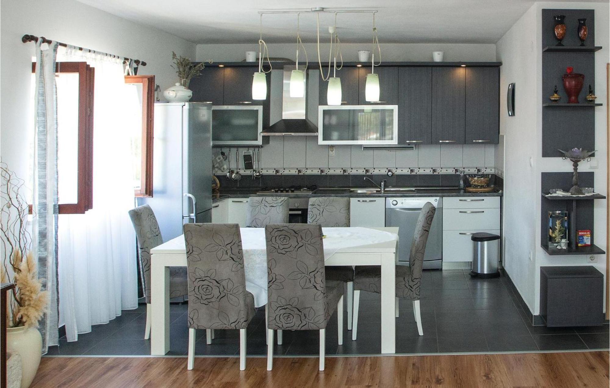 Nice Apartment In Splitska With Wifi Buitenkant foto